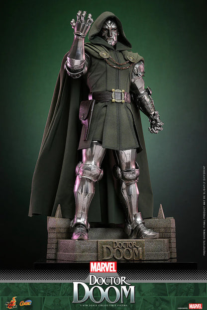 PREVENTA Hot Toys Comic Masterpiece Series: Marvel Comics - Doctor Doom Escala 1/6