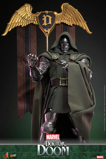 PREVENTA Hot Toys Comic Masterpiece Series: Marvel Comics - Doctor Doom Escala 1/6