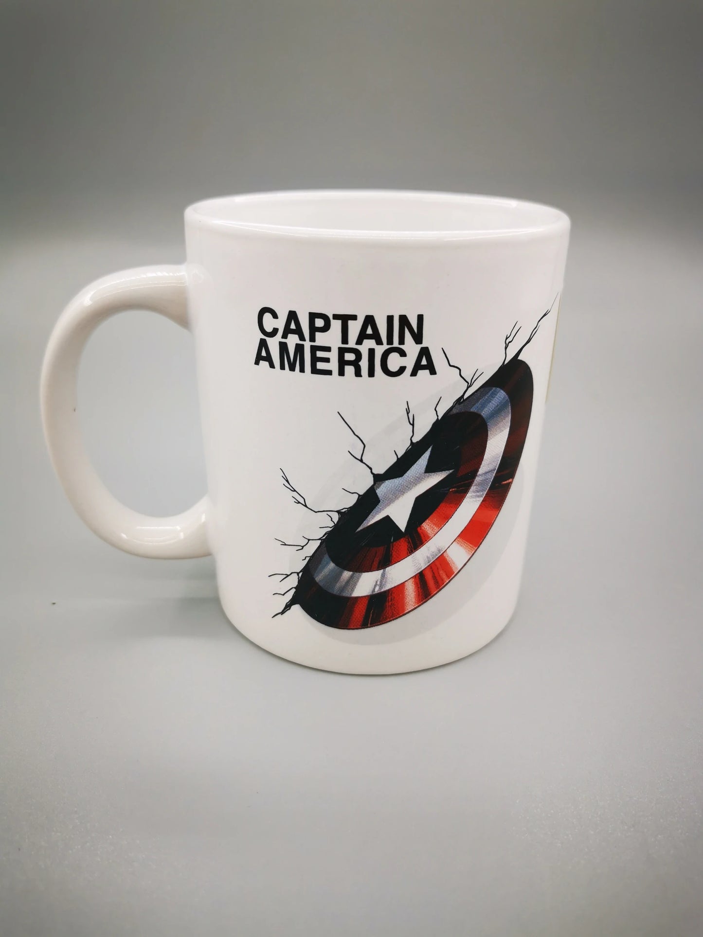 Zak Tarro De Ceramica: Marvel - Capitan America 480 ml Con Caja De Regalo